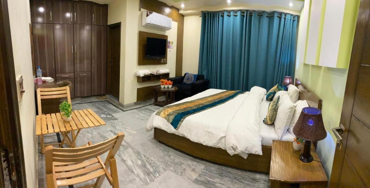 Hotel Holiday Lahore Exterior foto